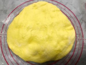 南瓜乳酪夹心面包（面包机揉手套膜）的做法 步骤7