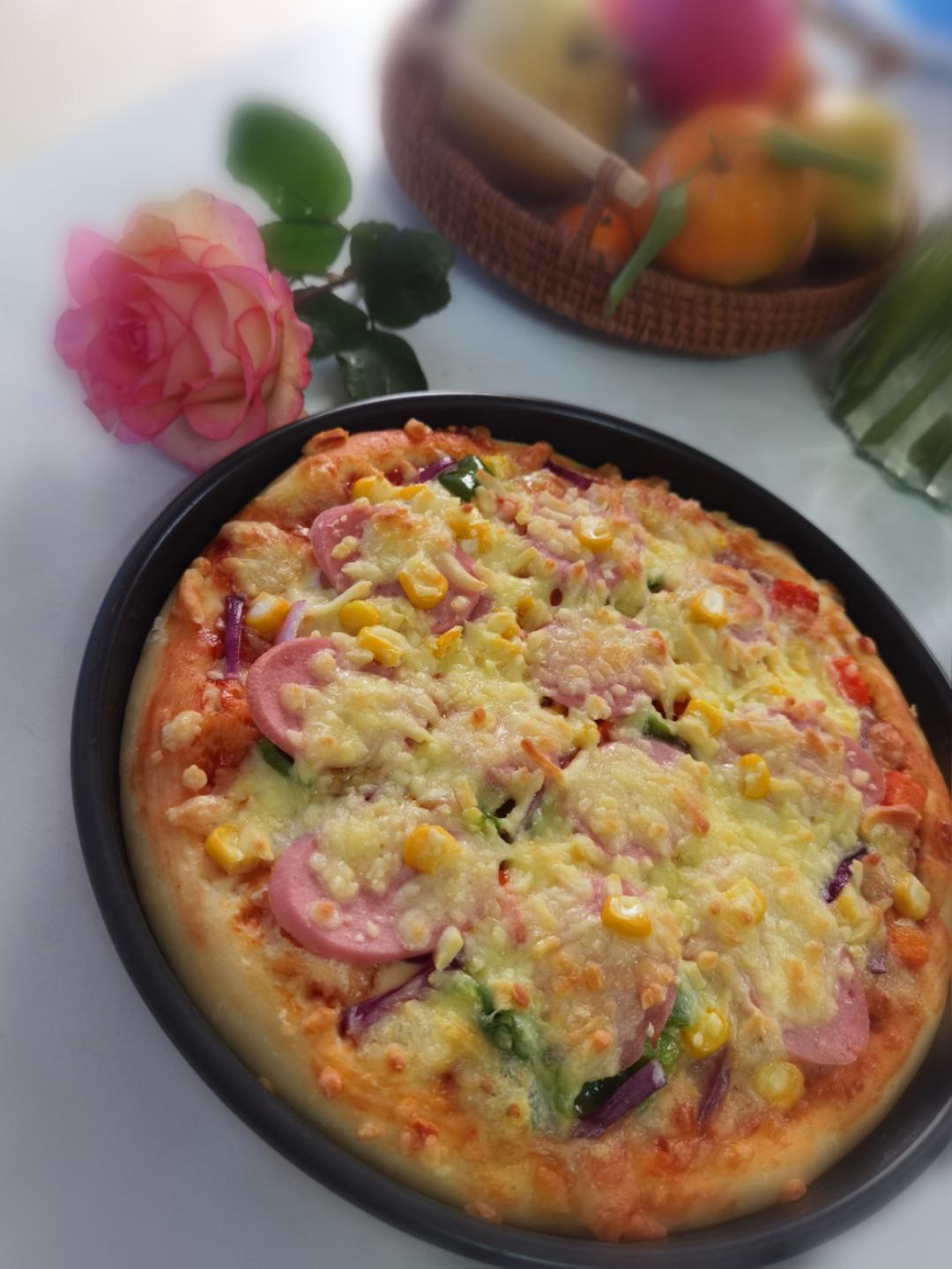 含宣软饼皮做法、自己在家也能做出馅料十足、超拉丝的美味诱人披萨