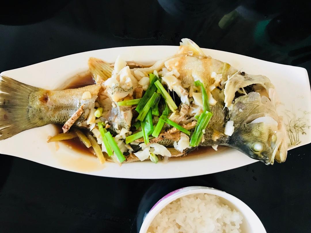 清蒸鲈鱼