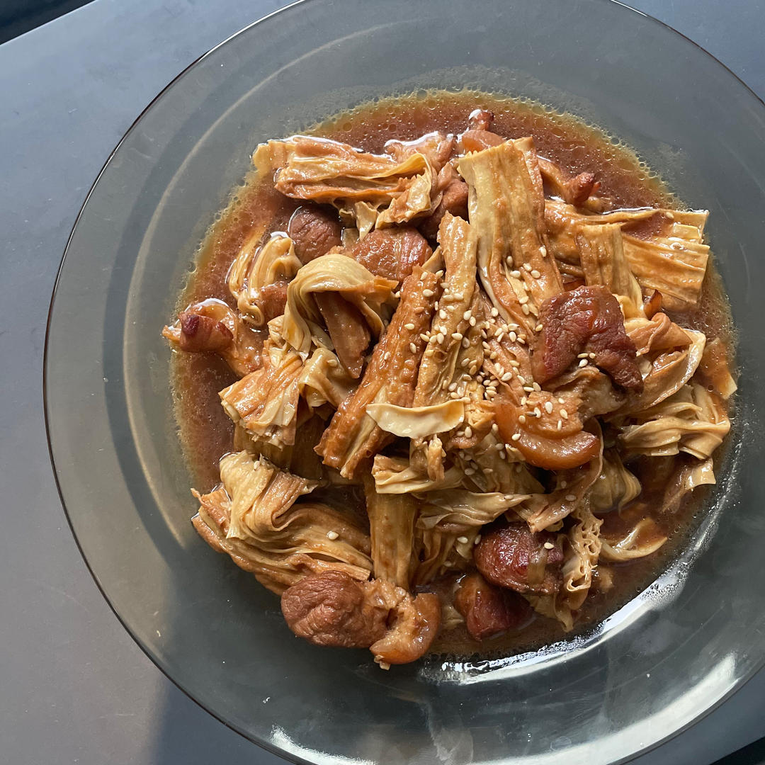 红烧肉炖腐竹