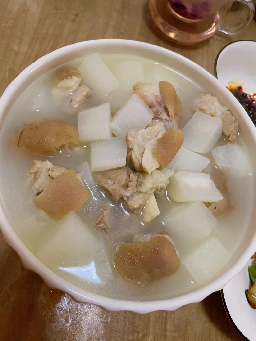 【萝卜炖猪蹄】