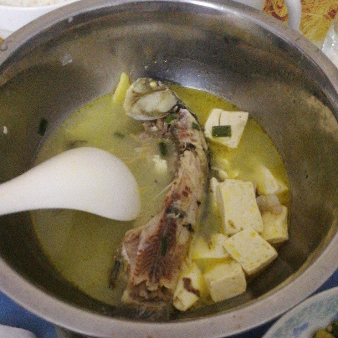 鲫鱼豆腐汤