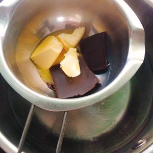 【生酮】巧克力亚麻籽粉戚风蛋糕的做法 步骤1