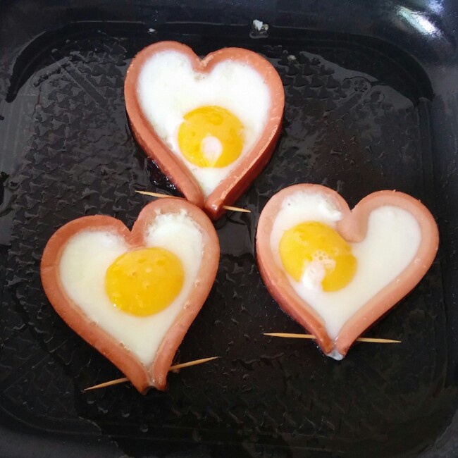 爱心香肠煎蛋