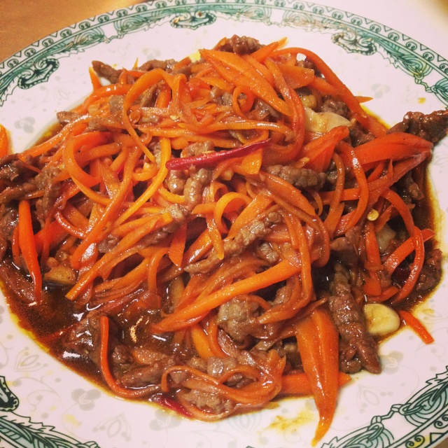胡萝卜炒牛肉