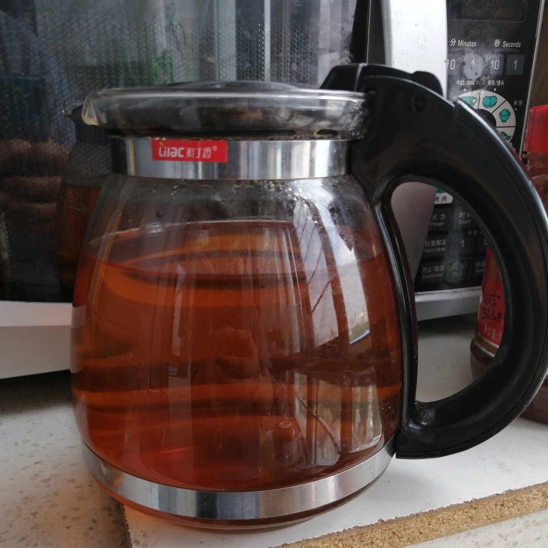 夏日必备饮品之冰红茶（红茶糖浆的做法）