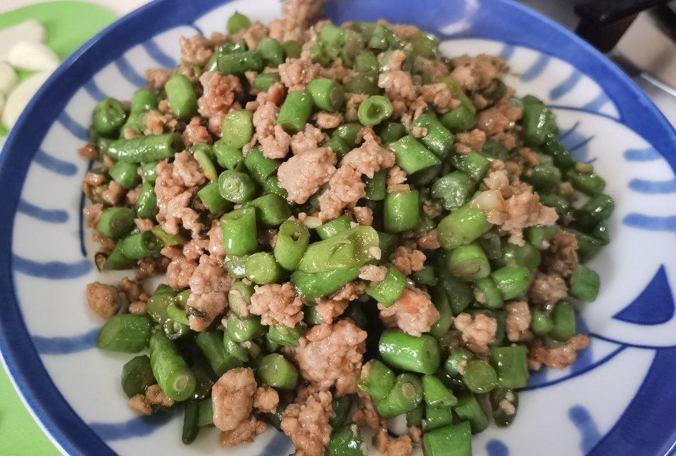 超简单的下饭菜🔥肉末豆角，好吃到流泪
