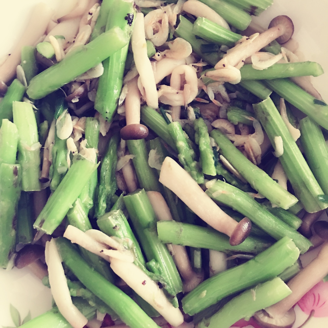 芦笋炒菌菇