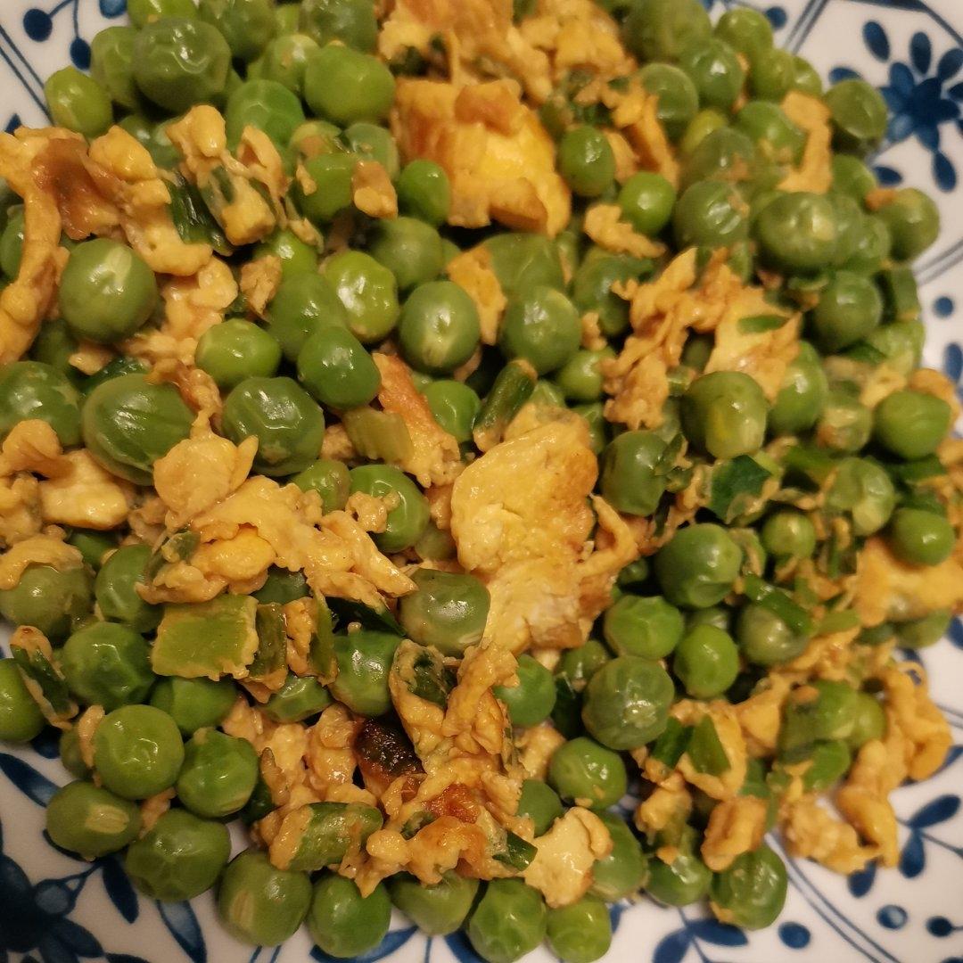 清爽口的豌豆炒鸡蛋