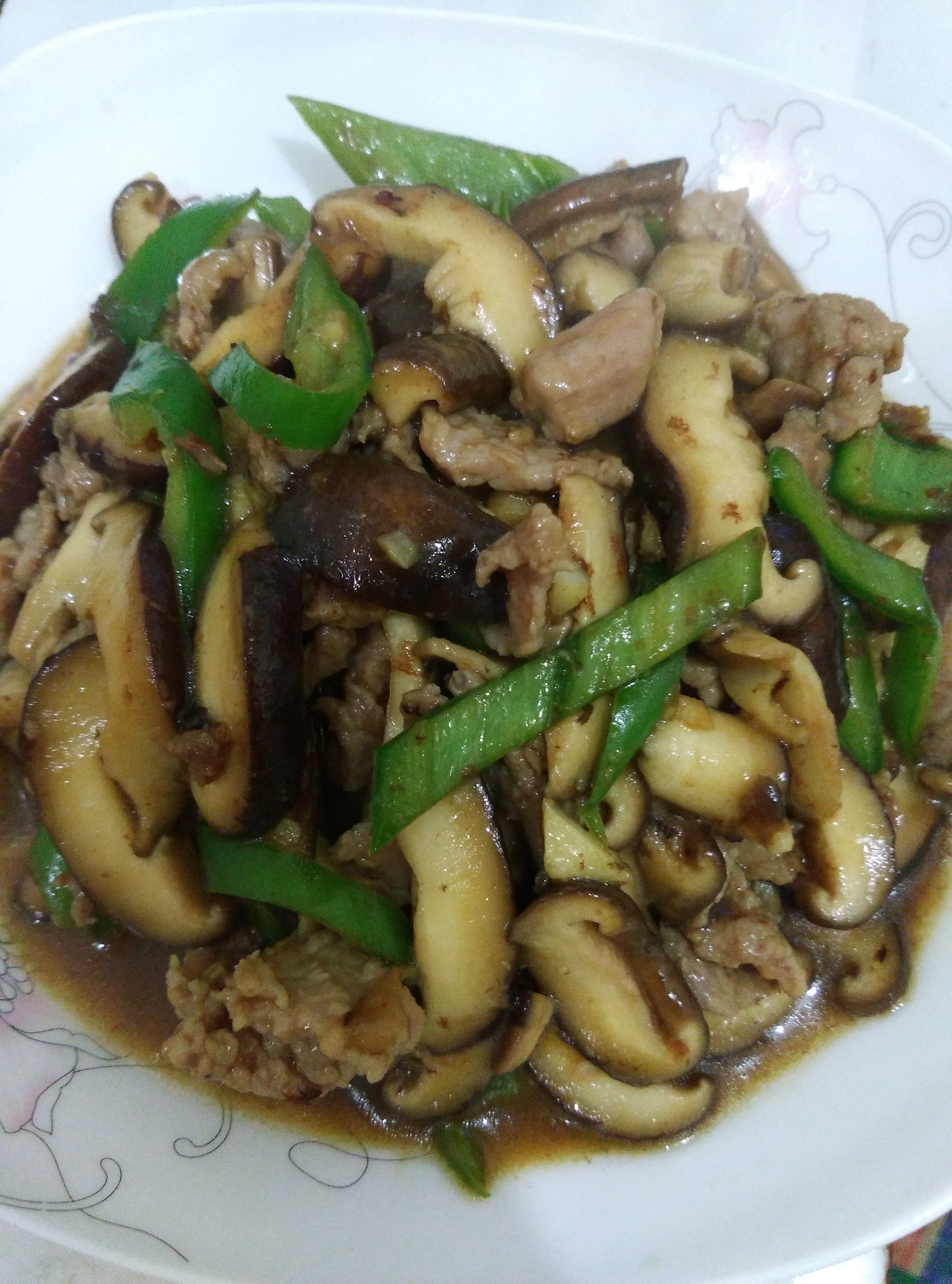 香菇炒肉，超级下饭哦