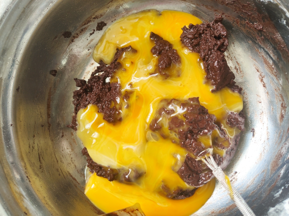 巧克力蛋糕胚(8寸）的做法 步骤4
