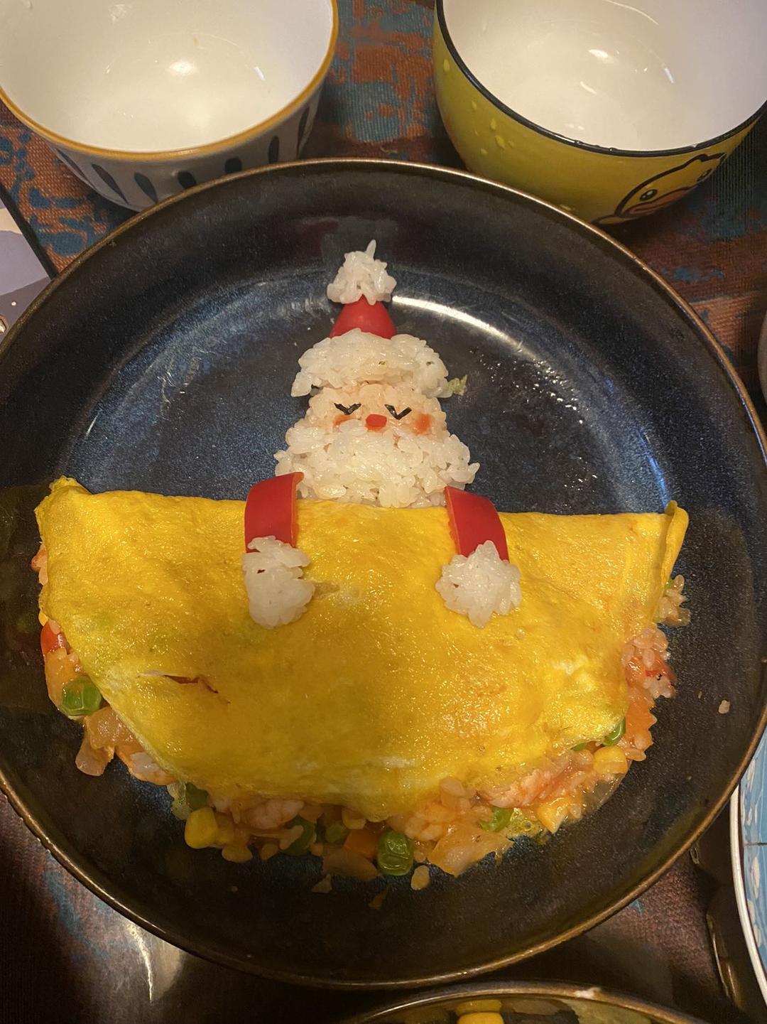 番茄红烩虾仁蛋包饭（圣诞老人睡觉版）