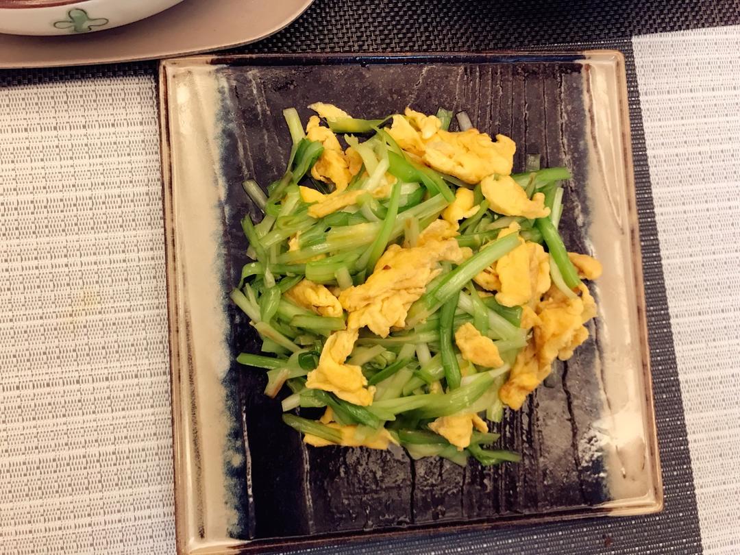 韭黄炒鸡蛋