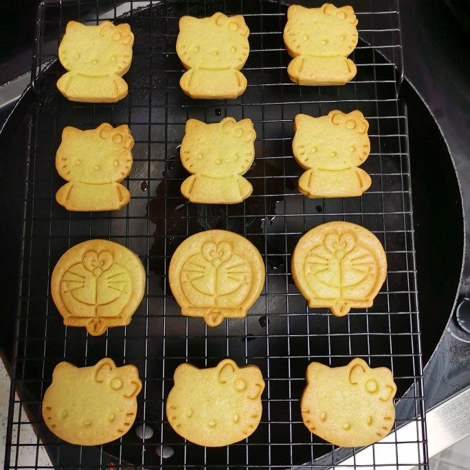 甜笑西做的奶香造型曲奇【附曲奇平整,花纹明显小诀窍,可做糖霜饼干底
