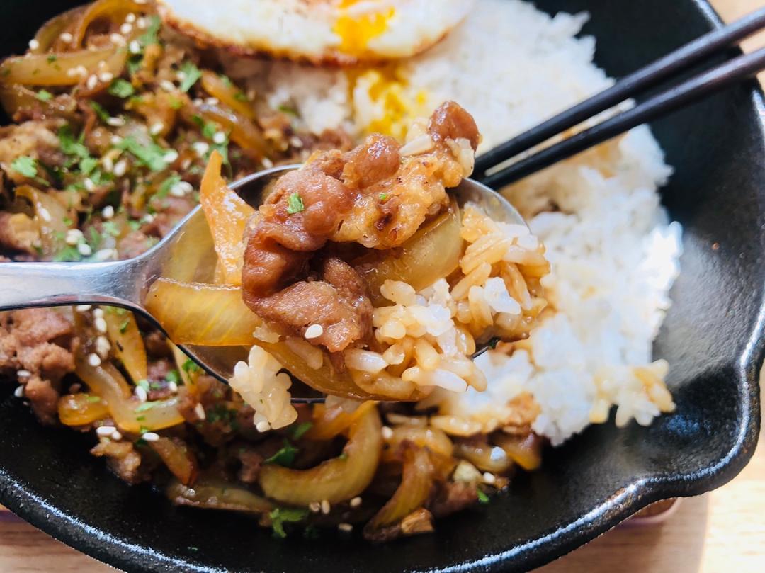 食材简单味道不简单的一人食——牛丼饭（牛肉饭）