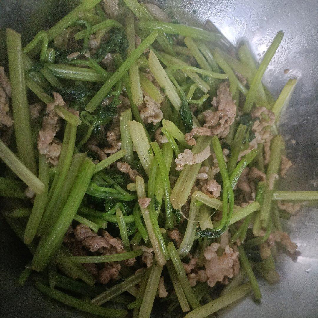 家常下饭菜芹菜炒肉丝