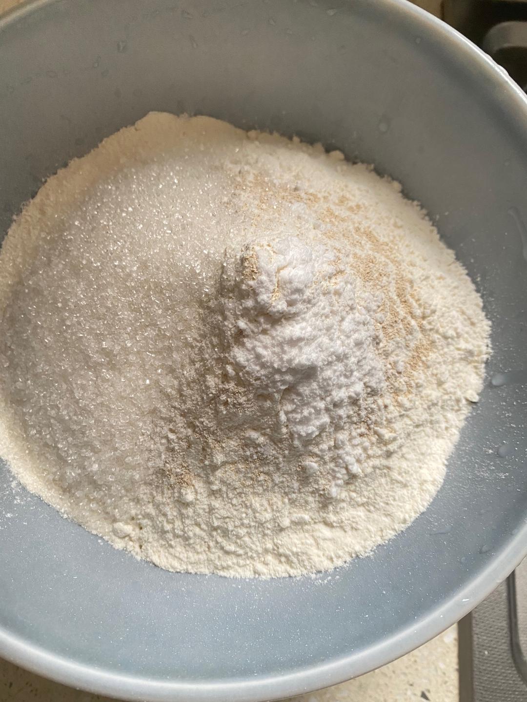 纯奶手撕吐司的做法 步骤1