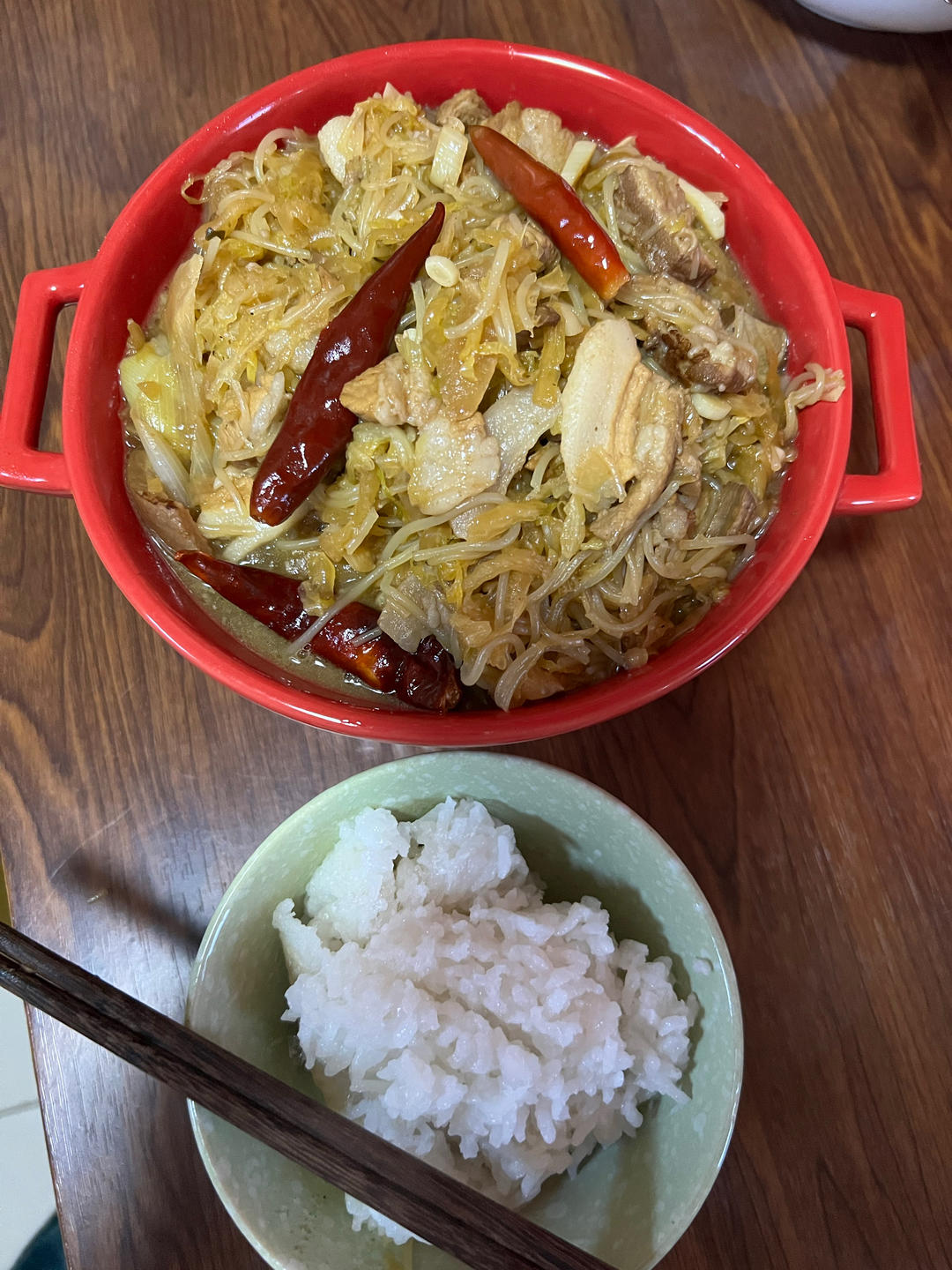 酸菜炖五花肉