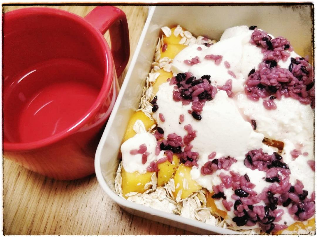 狐狸阿欣做的古人的樱桃酥酪狐狸的果捞酸奶杯