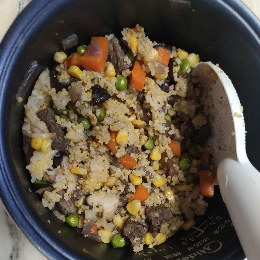 牛肉焖饭