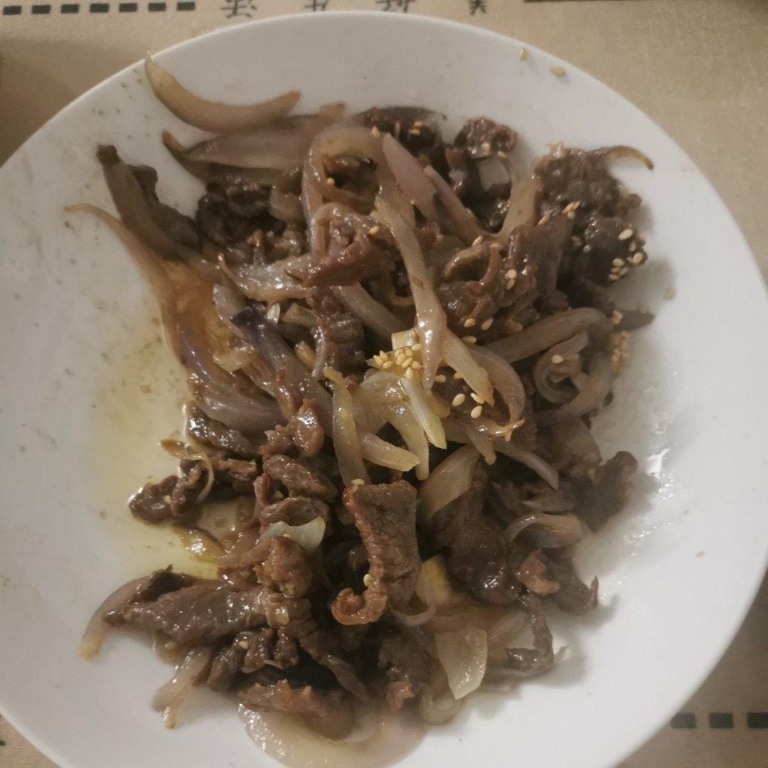 洋葱炒牛肉片