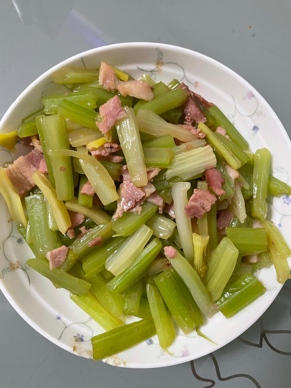 西芹肉丝（西芹好吃的秘诀）