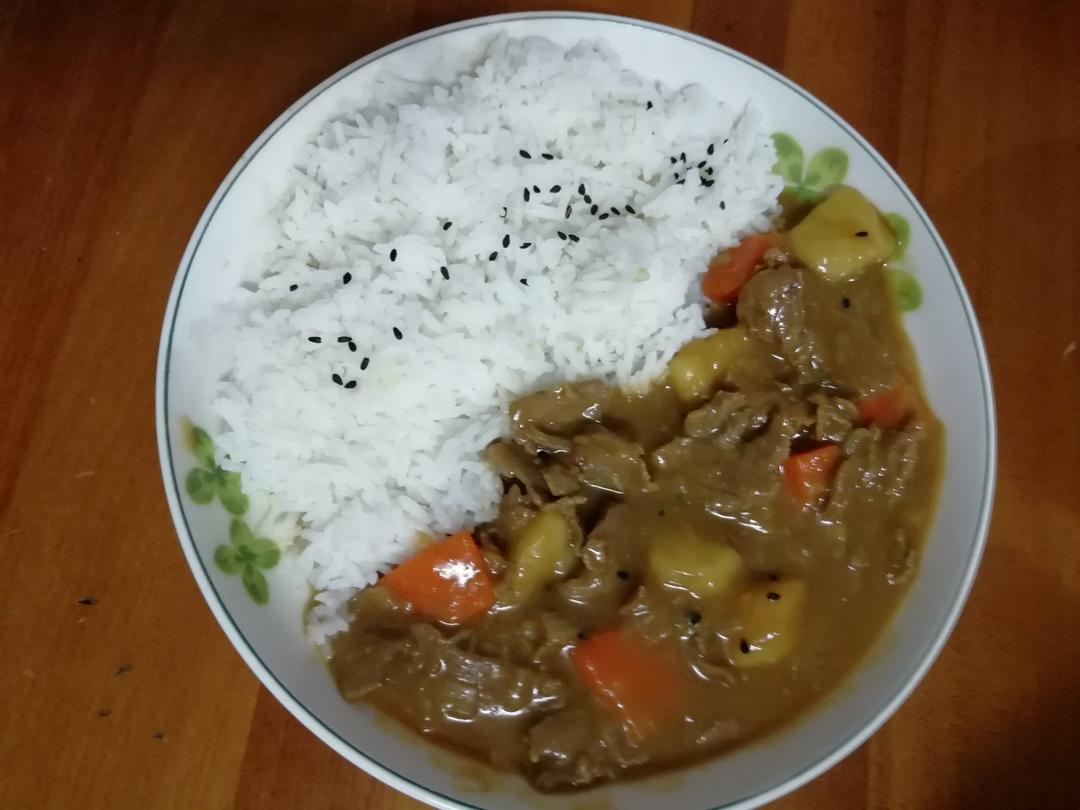 日式咖喱牛肉饭
