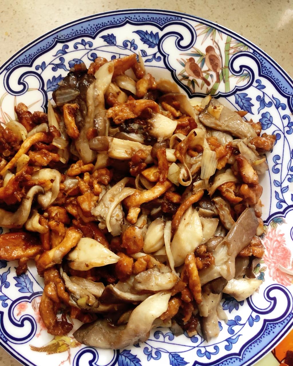 蘑菇炒肉