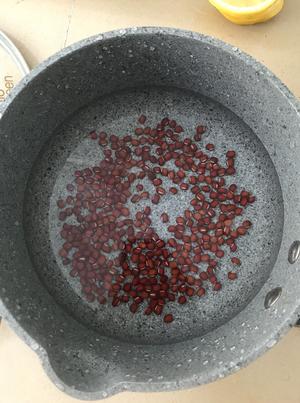 莲子百合红豆沙的做法 步骤1