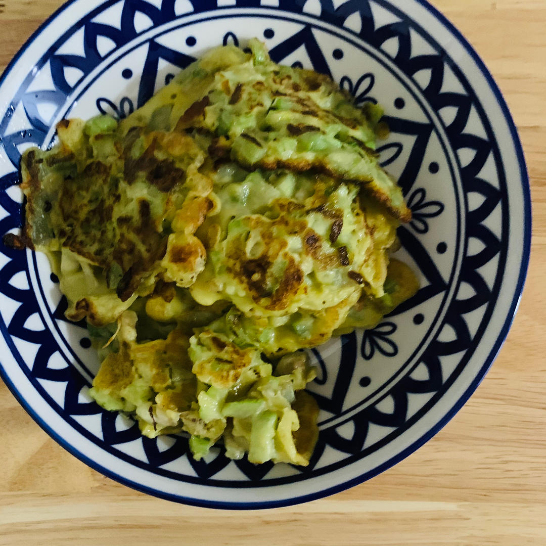 外婆从小吃到大的绿油油的丝瓜饼