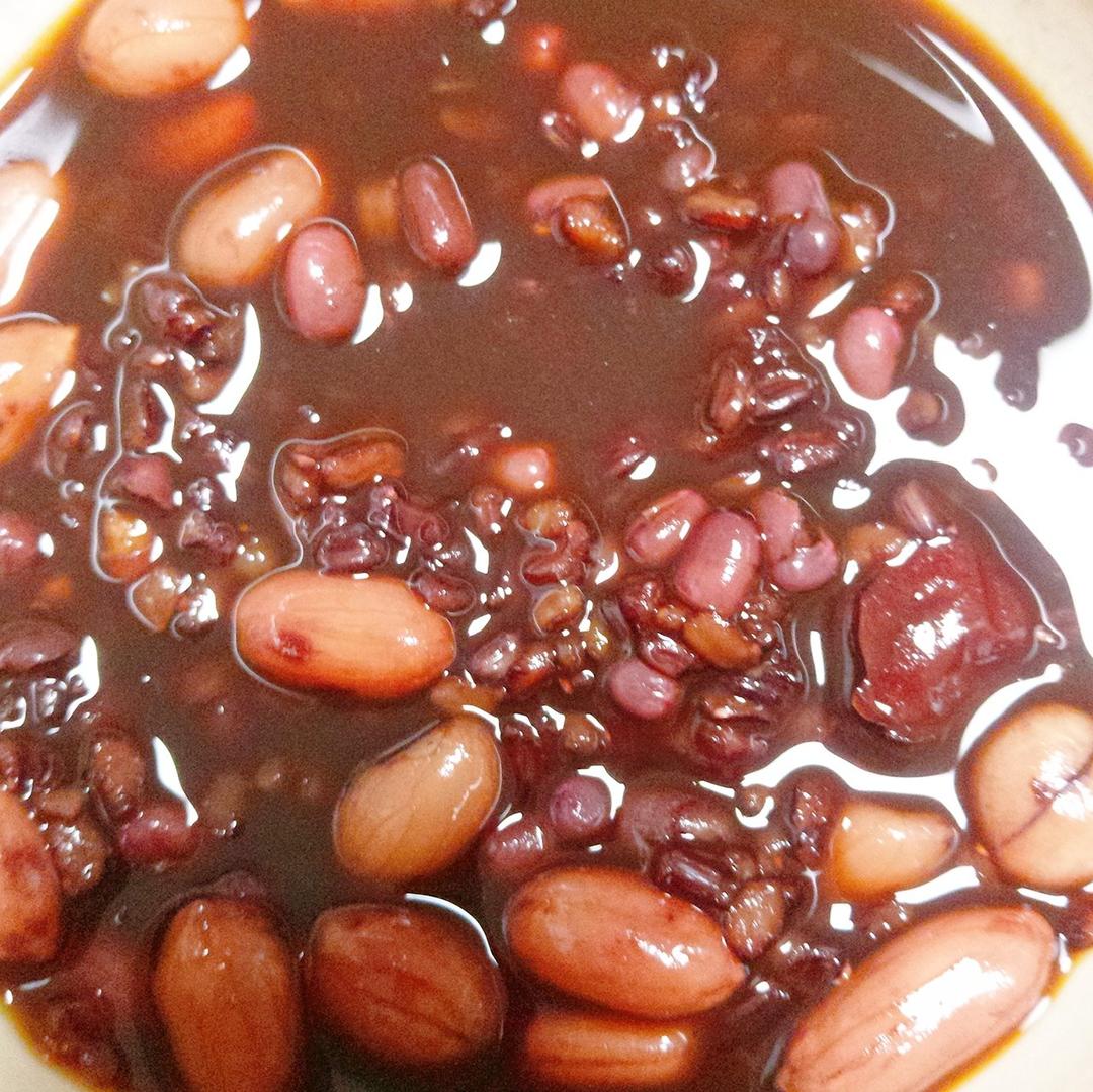 红豆黑米美颜粥