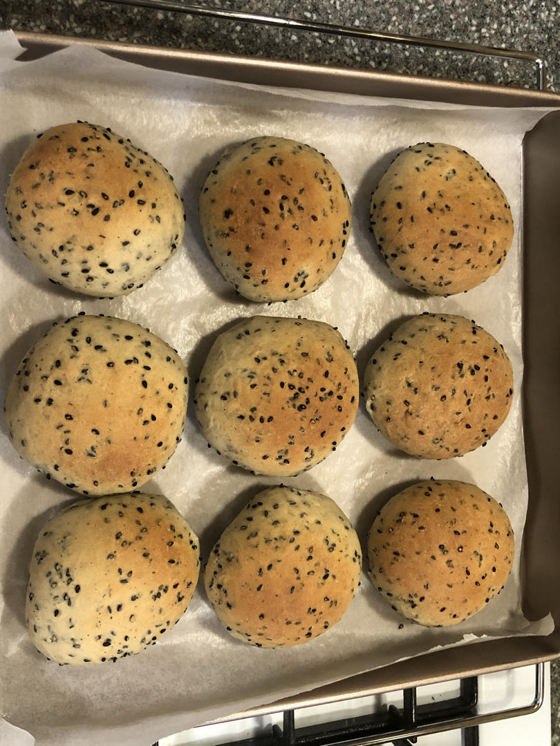 双倍黑芝麻餐包
