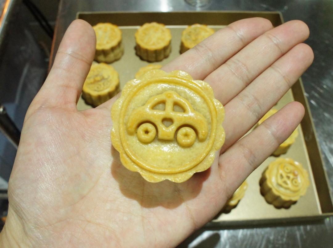 广式月饼—蛋黄莲蓉月饼