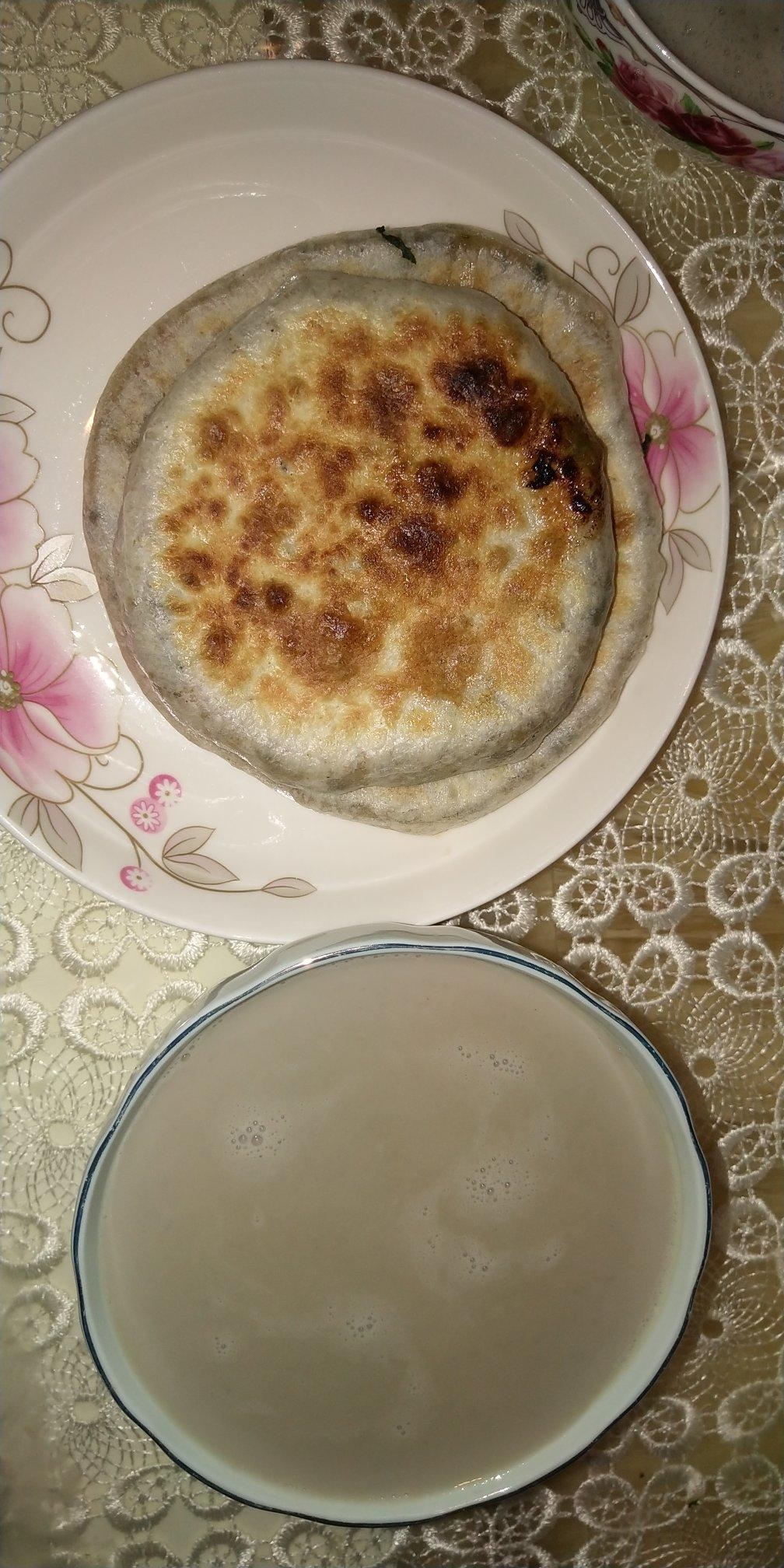 薄皮馅饼的制作方法（鸡蛋菠菜、鸡蛋韭菜馅儿饼）