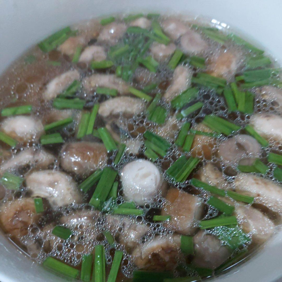 鲜掉眉毛口蘑汤