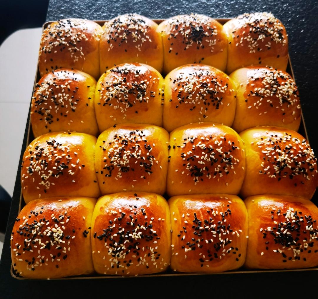 南瓜奶油小餐包（一次发酵）