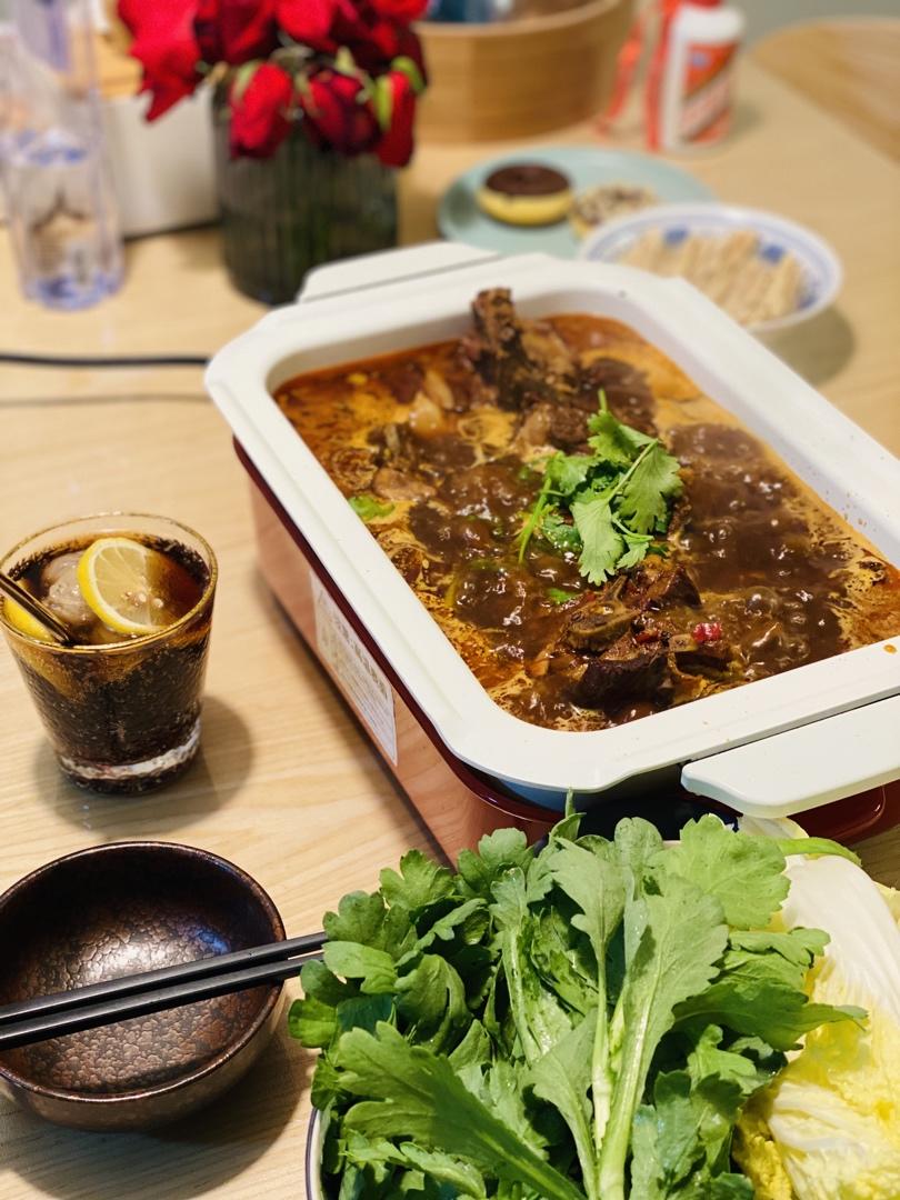 堂妈教你做红汤羊蝎子火锅