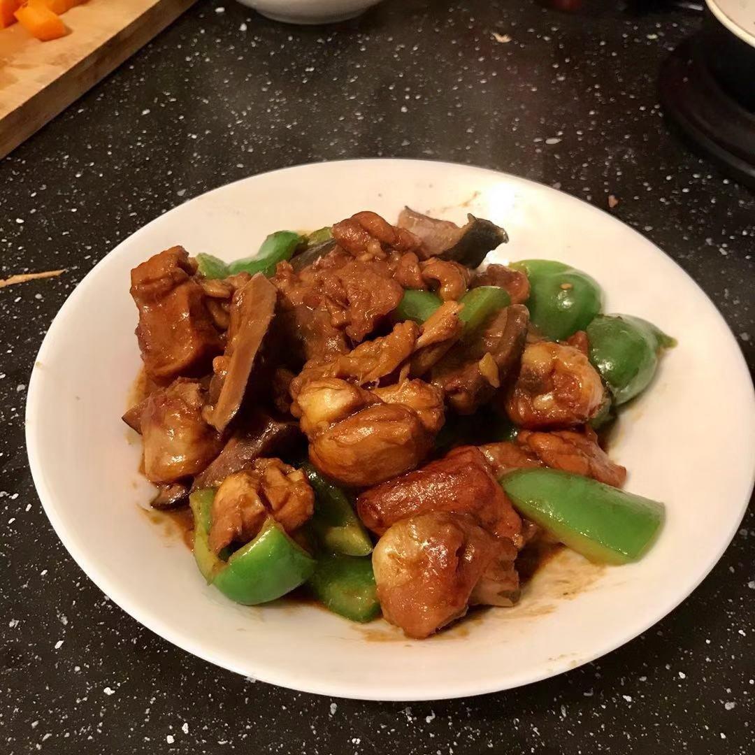 好吃到原地爆炸的黄焖鸡