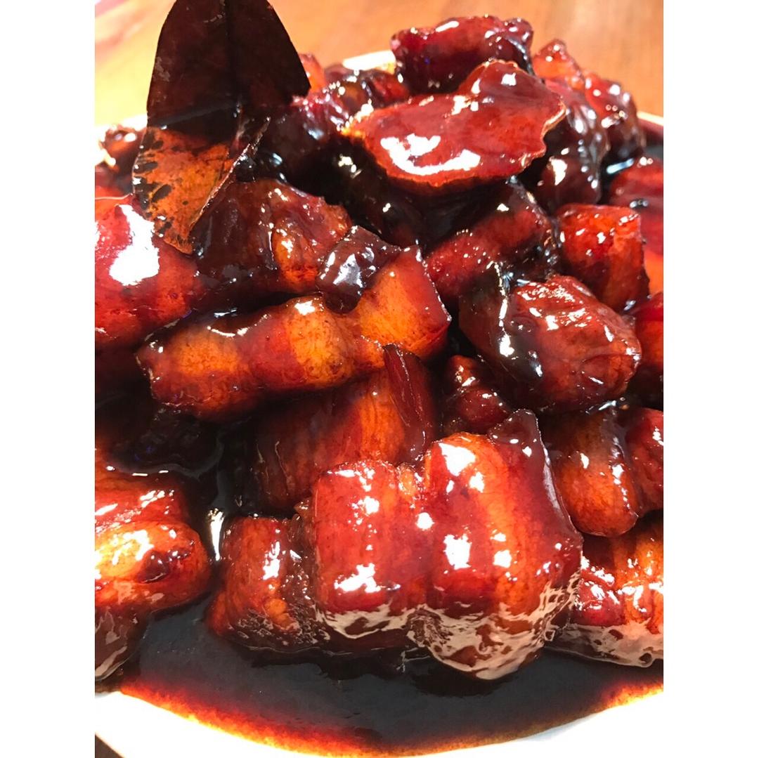 吃着碗里望着锅里的红烧肉