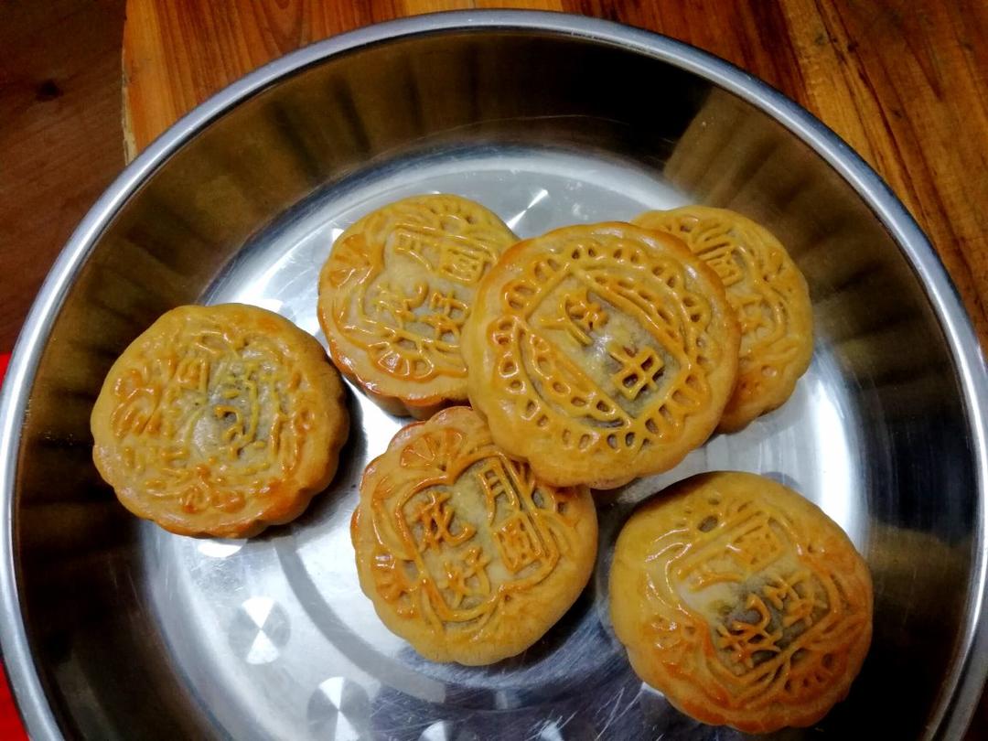 广式月饼—蛋黄莲蓉月饼
