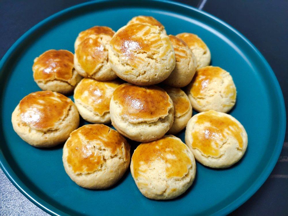 一口一个咸香酥松｜咸蛋黄一口酥