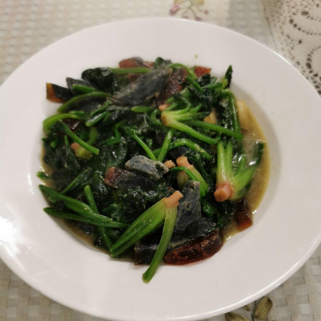 健康又美味——皮蛋汤汁浸菠菜