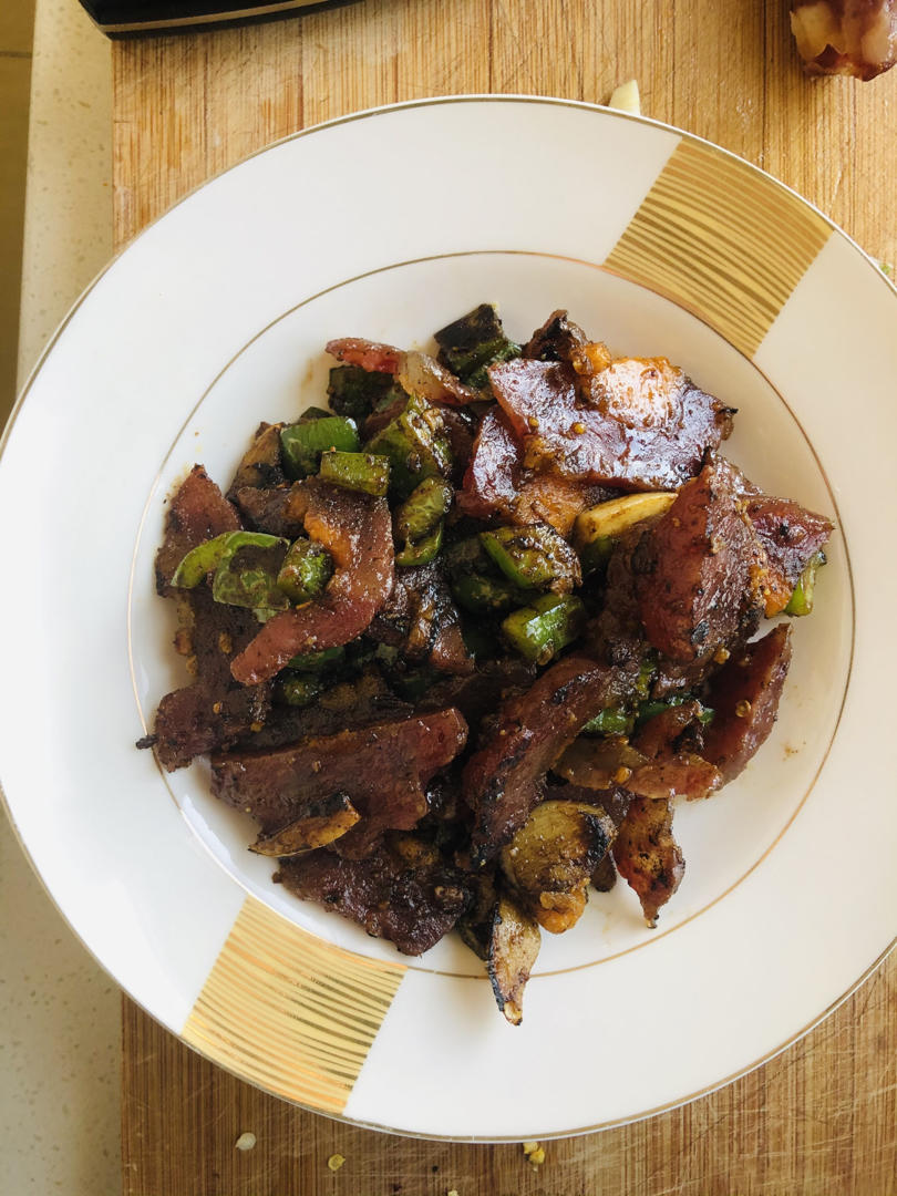 青椒炒广式香肠