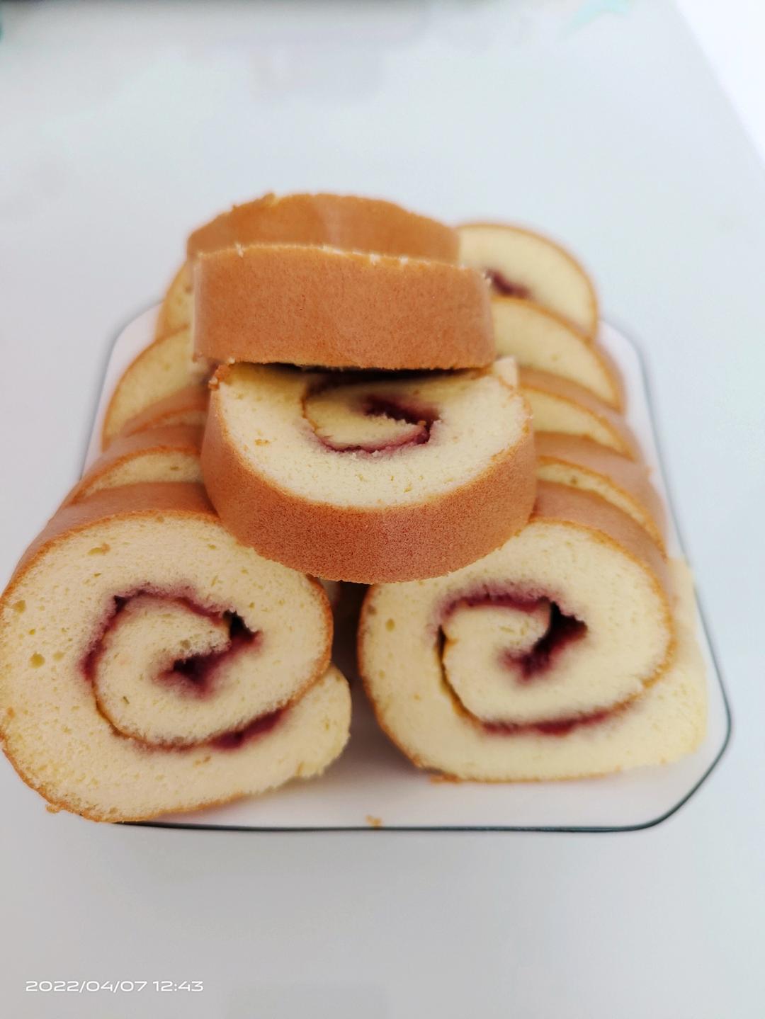 超详细的瑞士卷奶油蛋糕卷原味蛋糕卷的制作方法 饱满不掉皮不开裂（附模具换算方法）