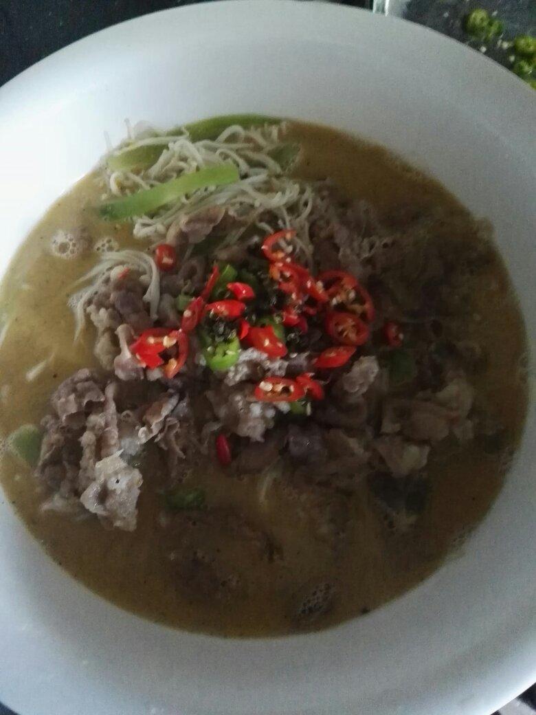酸汤肥牛