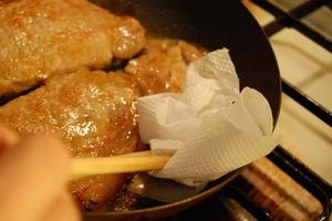 日式蒜烧五花肉排的做法 步骤4