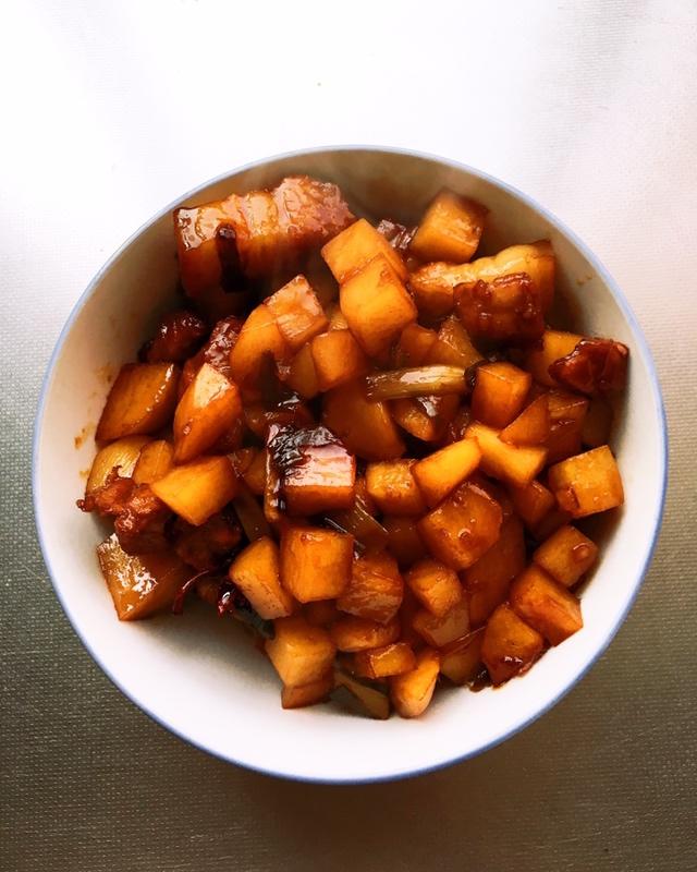 堂妈小厨——小土豆红烧肉