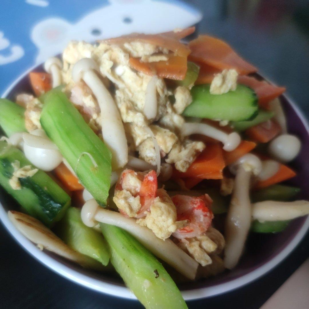 春天吃点啥？试试这道简单鲜美的什锦小炒