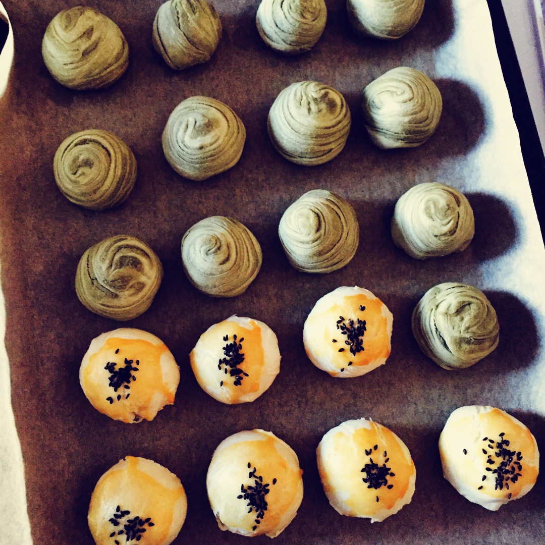 蛋黄酥：抹茶酥：（奶黄味）