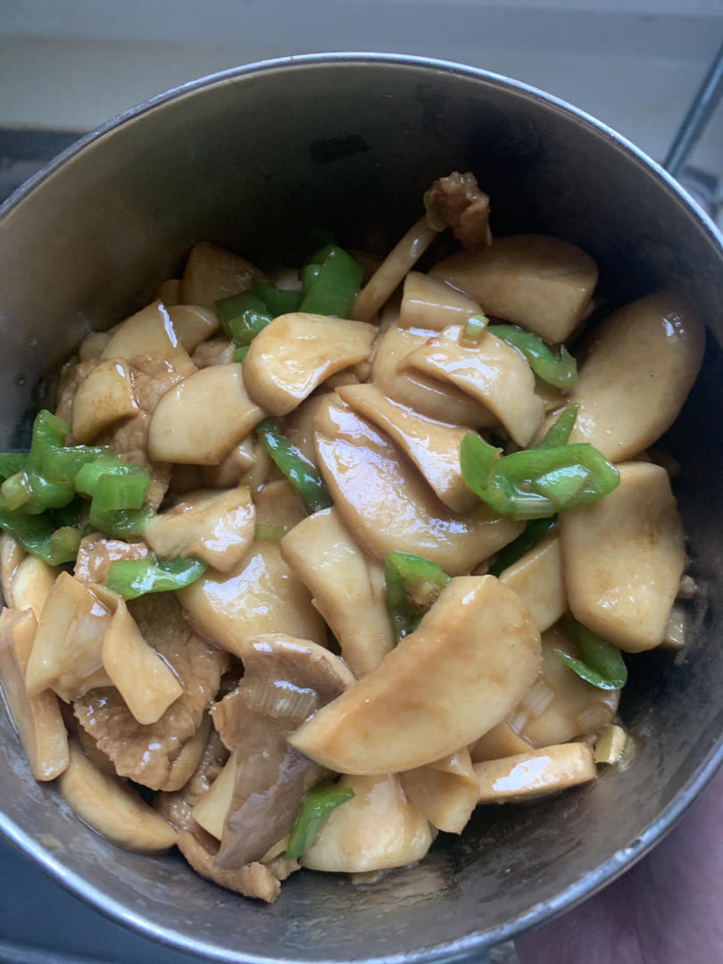 学做菜的男人最棒做的鸡腿菇炒肉